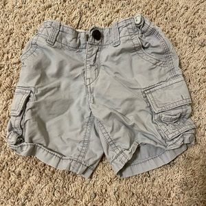 EUC boys GAP 2T grey cargo shorts